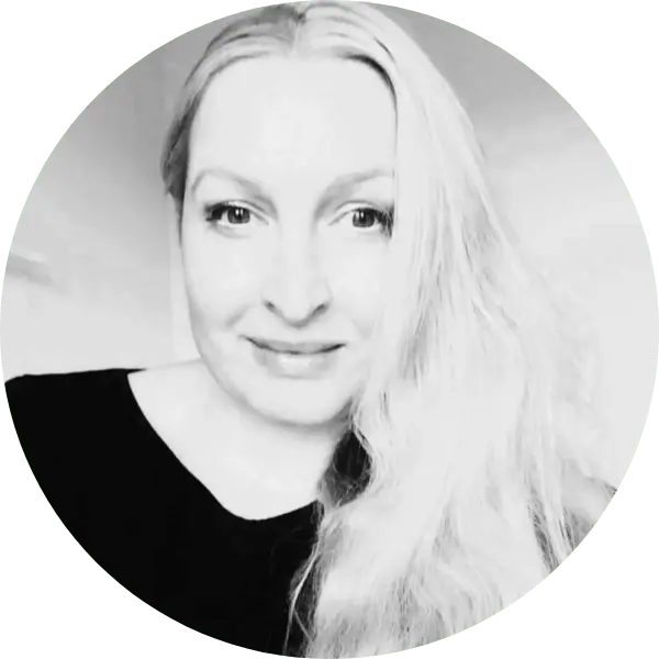 Catherine-Julia-Mort-Bio-Mobile